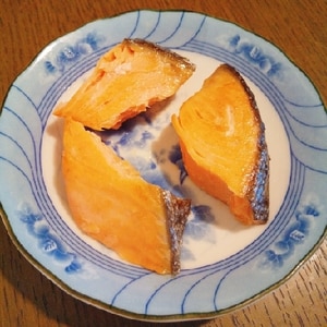 フライパンでつくる　生鮭の醤油マヨ焼き